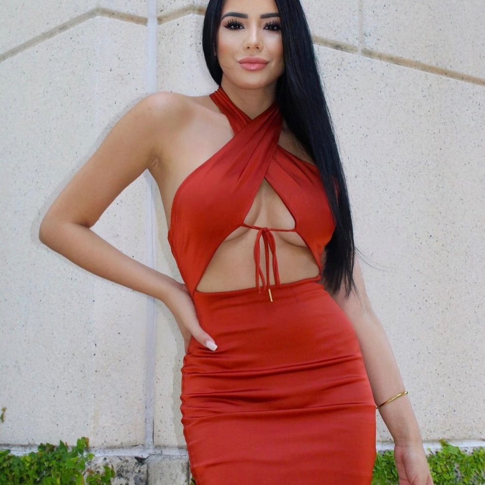 Dress - Picture 2 of 2